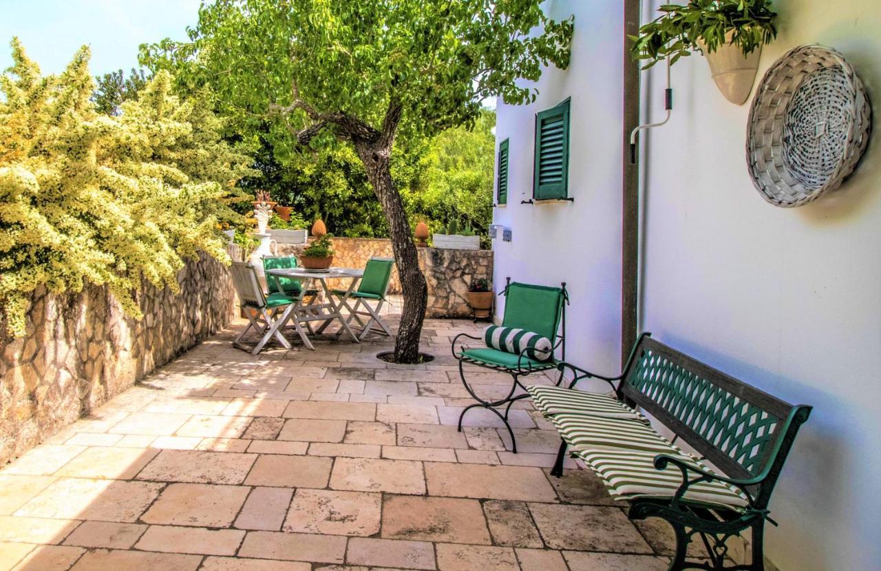 Trulli Fogliarella Guest House Ostuni Exterior photo