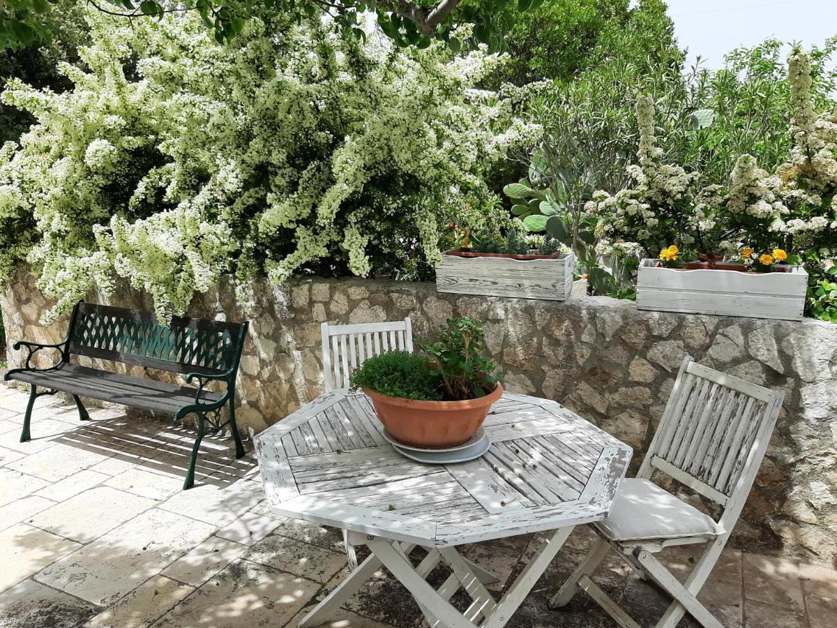 Trulli Fogliarella Guest House Ostuni Exterior photo