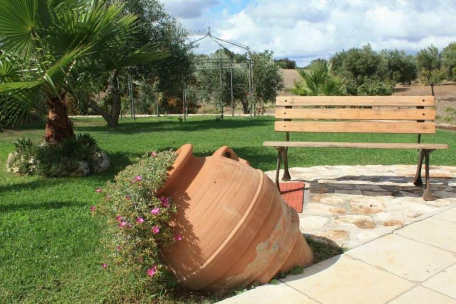 Trulli Fogliarella Guest House Ostuni Exterior photo